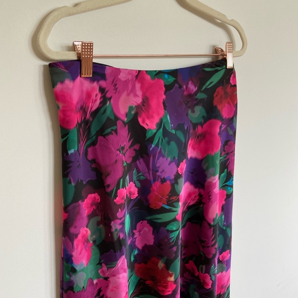 J. Crew Gwyneth Slip Skirt in Watercolor Floral, Size Small (S) - Picture 5 of 7